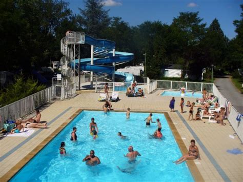 Camping Libertin La Roseraie in Brugheas, Allier ...